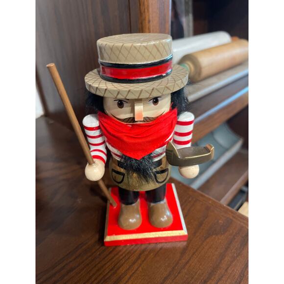 Gondolier Nutcracker - Picture 1 of 4